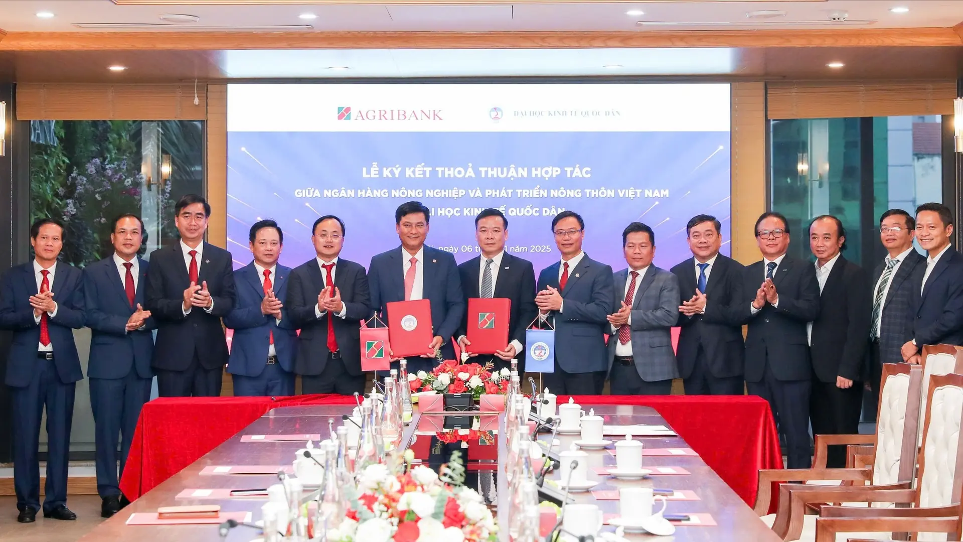 Agribank và Đại học Kinh tế Quốc dân ký thỏa thuận phát triển nhân lực chất lượng cao